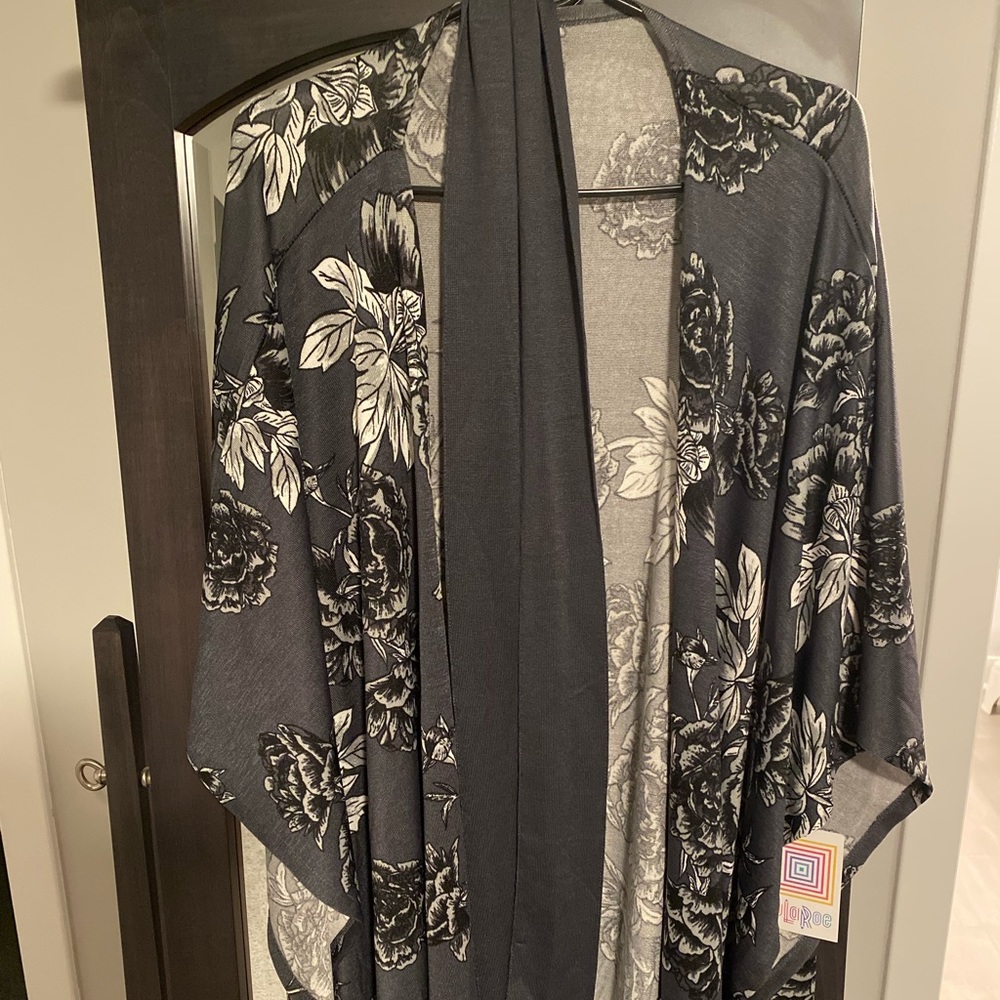 Lularoe Savannah Cover size S/M